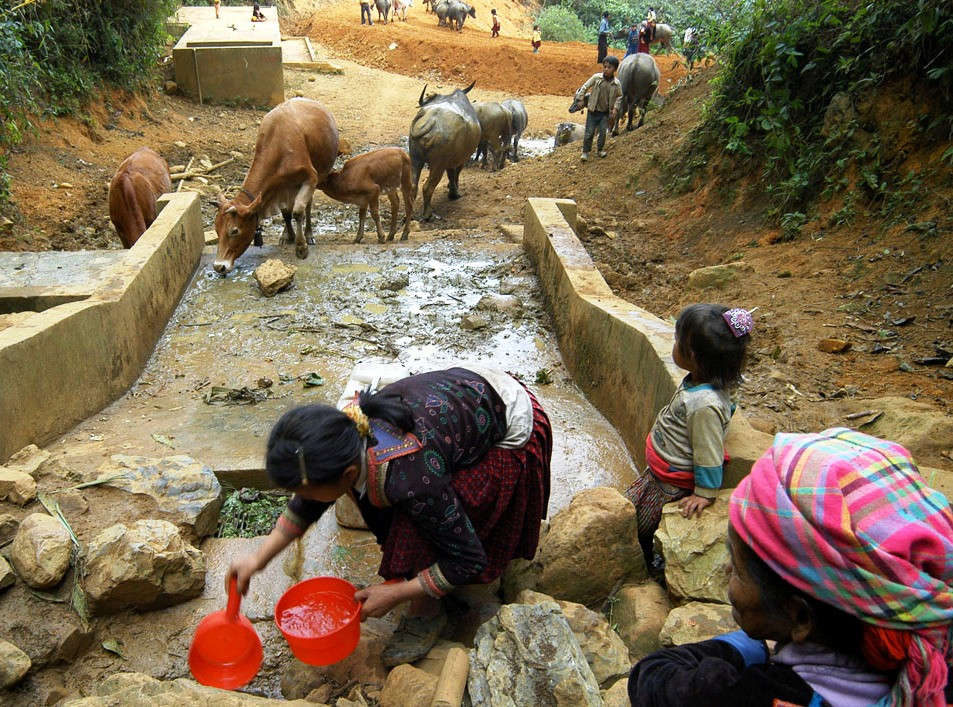 Nhiều bản vùng cao thiếu nước trong cả mùa khô.