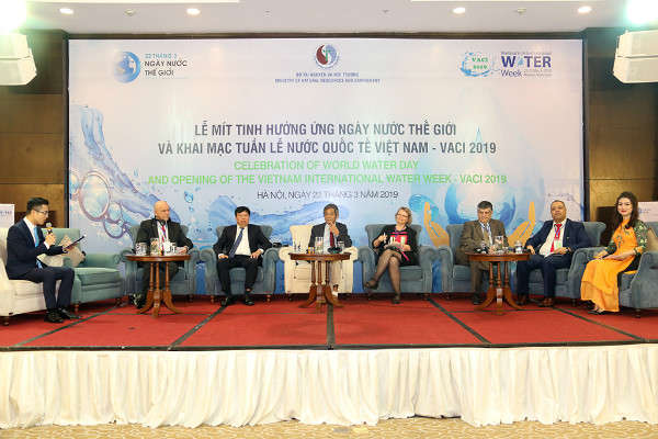tọa đàm cùng các chuyên gia về chủ đề “Giải pháp nước thông minh - Không bỏ lại ai phía sau”