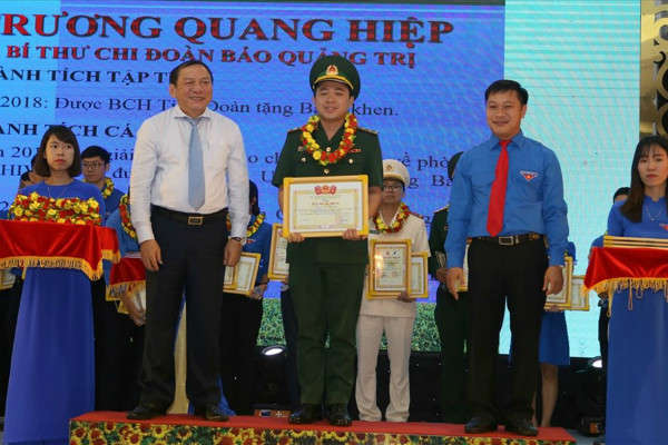 đoàn viên trẻ 3