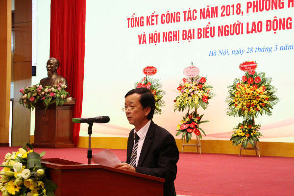 Ông Nguyễn Khương Anh - Chủ tịch Liên đoàn Lao động quận Đống Đa biểu dương những thành tựu của Công đoàn và phong trào công nhân lao động của Tổng công ty đã đạt được trong năm 2018 và chỉ ra một số nhiệm vụ mà BCH công đoàn Tổng công ty cần tập trung triển khai trong năm 2019