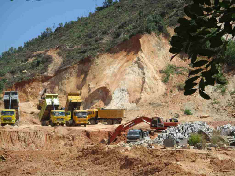 Xã Phước Mỹ, thành phố Quy Nhơn luôn là điểm nóng nạn khai thác đất hiện nay