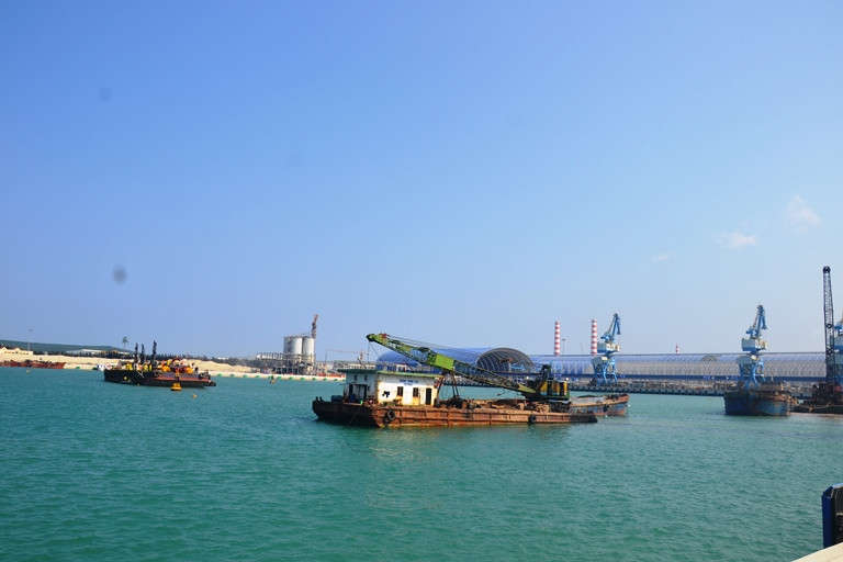 Việc tận dụng cát nhiễm mặn làm vật liệu cát nhiễm mặn để san lấp mặt bằng cho các dự án có địa hình trũng sâu sẽ hạn chế vấn đề ô nhiễm môi trường