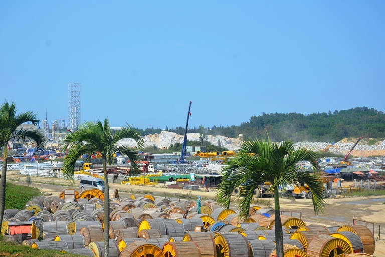 Liên hợp sản xuất thép Hòa Phát đang khẩn trương thi công
