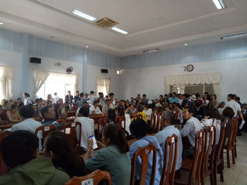 Sự tranh chấp giữa chủ đầu tư và nhà phân phối đối với 3 dự án trên làm cho hàng ngàn người mua rơi vào trạng thái hoang mang