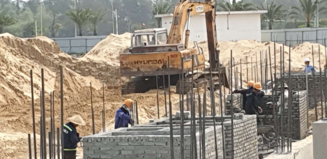 Cty Dana Home Land vẫn tiếp tục thi công xây dựng công trình, bất chấp lệnh dừng thi công