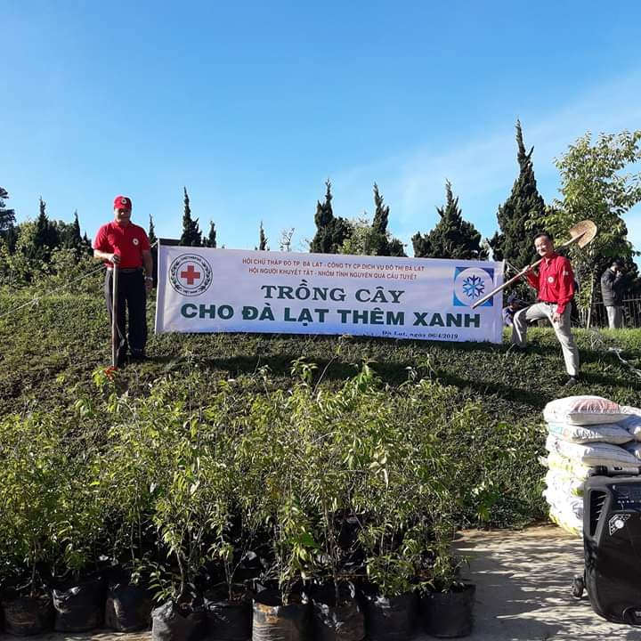 Hinh can bo Hoi CTD Da Lat chuan bi trong cay