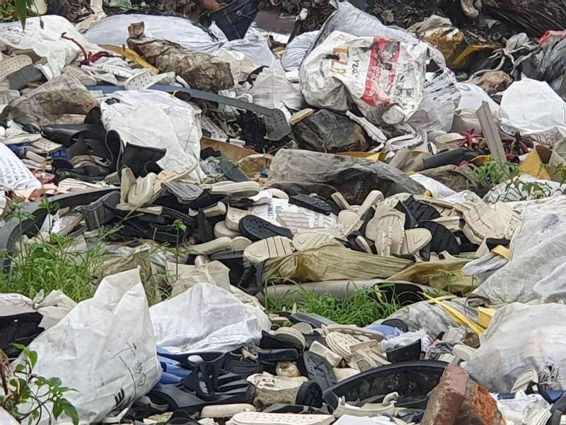 nui rac cong nghiep bua vay boc mui thoi hanh dan 13