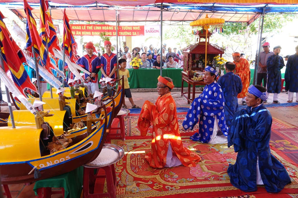 Lễ khao lề thế lính Hoàng Sa