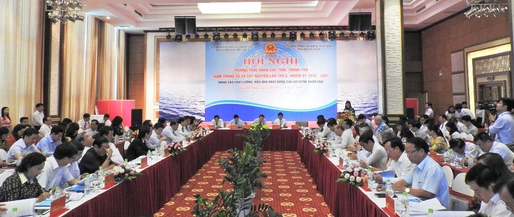 Quang cảnh Hội nghị Thường trực HĐND các tỉnh, thành phố Nam Trung bộ và Tây Nguyên