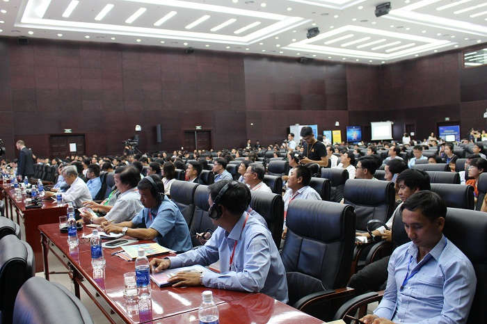 Văn phòng UBND TP. Đà Nẵng, các sở, ngành không sử dụng các sản phẩm nhựa khó phân hủy, sử dụng một lần trong hoạt động của cơ quan, đơn vị, đặc biệt không sử dụng chai nhựa tại các cuộc họp, hội thảo, hội nghị