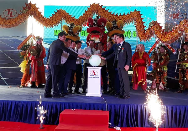 Nghi thức khởi động Nhà máy quang điện mặt trời Mộ Đức