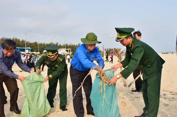“Chống rác thải nhưa” – Trách nhiệm không của riêng ai