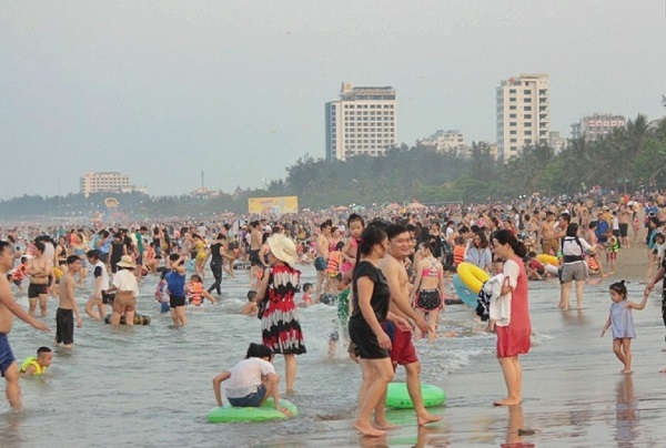 Bãi biển sạch, đẹp là đòn bẩy để thu hút du khách