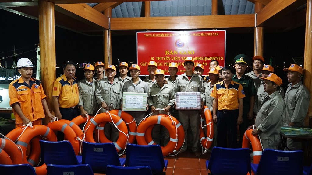 Sức khỏe của các ngư dân gặp nạn đã ổn định
