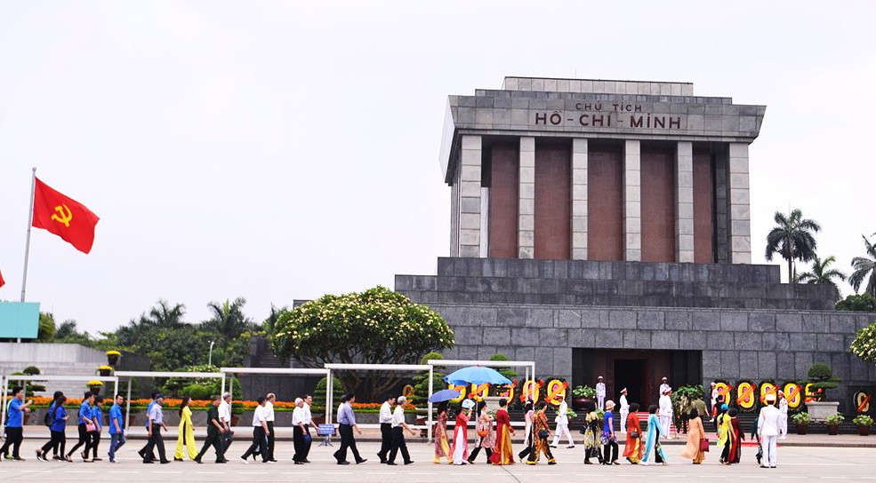 Anh nhan dan vieng lang bac