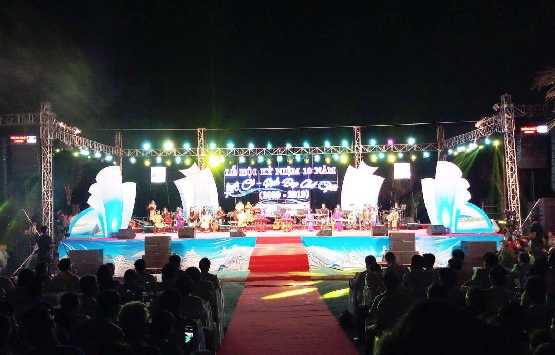 Chương trình nghệ thuật đêm khai mạc lễ hội “Lăng Cô- Vịnh đẹp thế giới” 2019