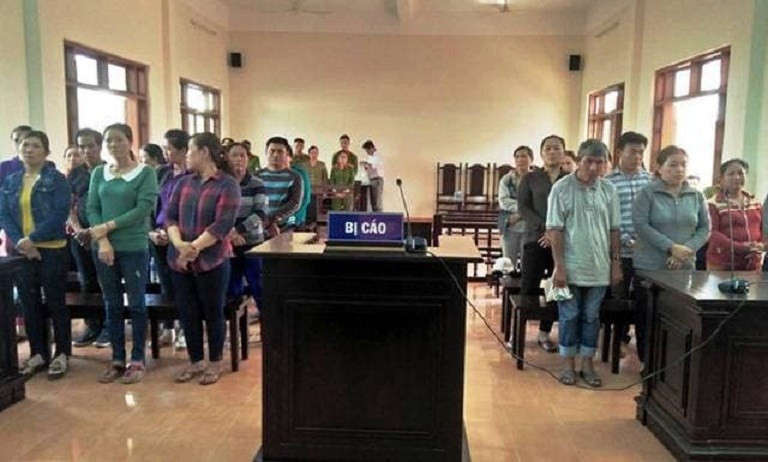Các đối tượng gây rối trật tự trên tại phiên tòa xét xử sơ thẩm TAND huyện Đức Phổ