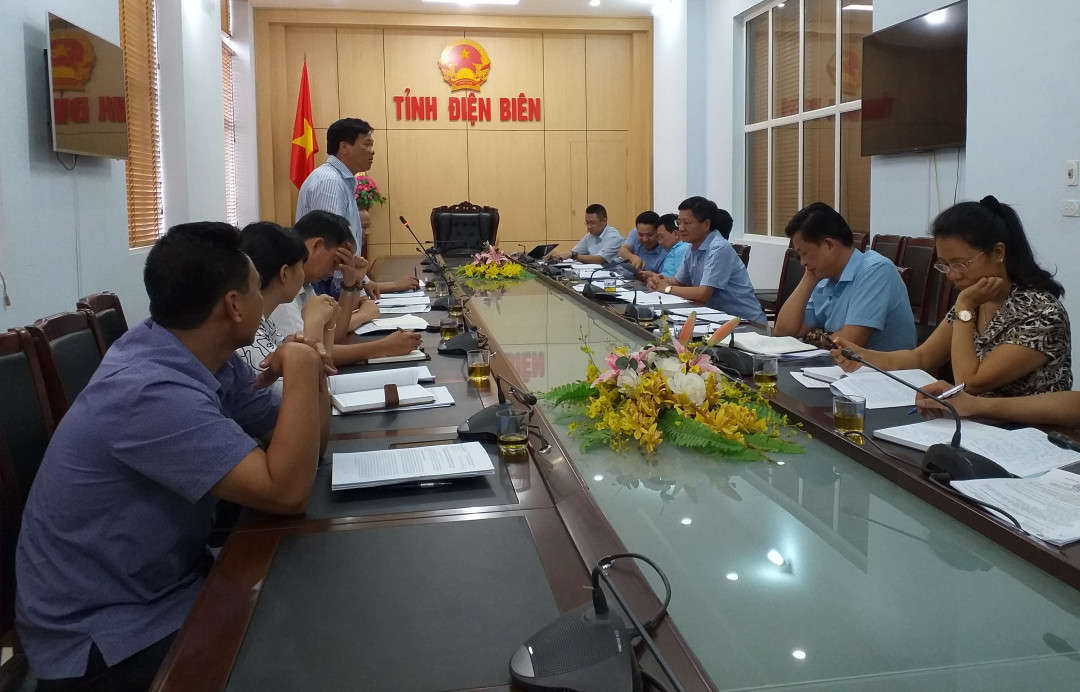 Ông Bùi Đức Giang, Chủ tịch Hội doanh nghiệp tỉnh Điện Biên phát biểu tại buổi gặp mặt các doanh nghiệp với các sở ngành và lãnh đạo tỉnh Điện Biên.
