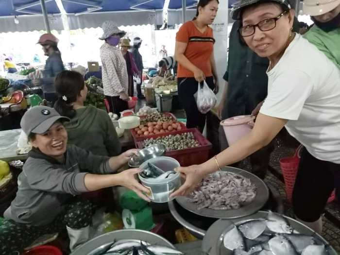 3. Hộp nhựa, hộp thủy tinh… đang được các chị em sử dụng rộng rãi thay cho túi ni lông