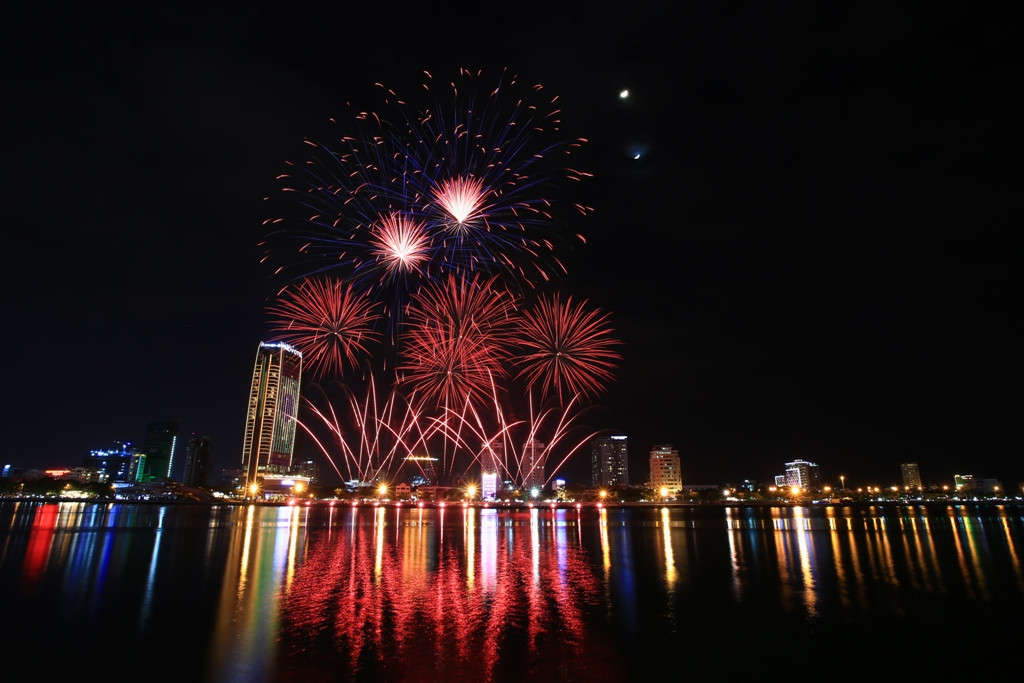 Màn trình diễn của Đội pháo hoa News Fireworks (Brazil) mang tên “Bí ẩn của những dòng sông.”