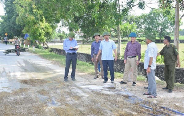 Lãnh đạo Sở NN&PTNT Nghệ An kiểm tra chốt kiểm soát dịch bệnh