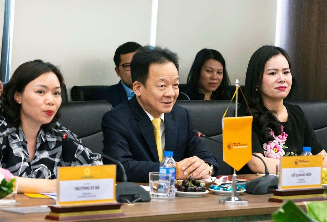 Chu tich T&T tiep Bo truong Ngoai giao BBN