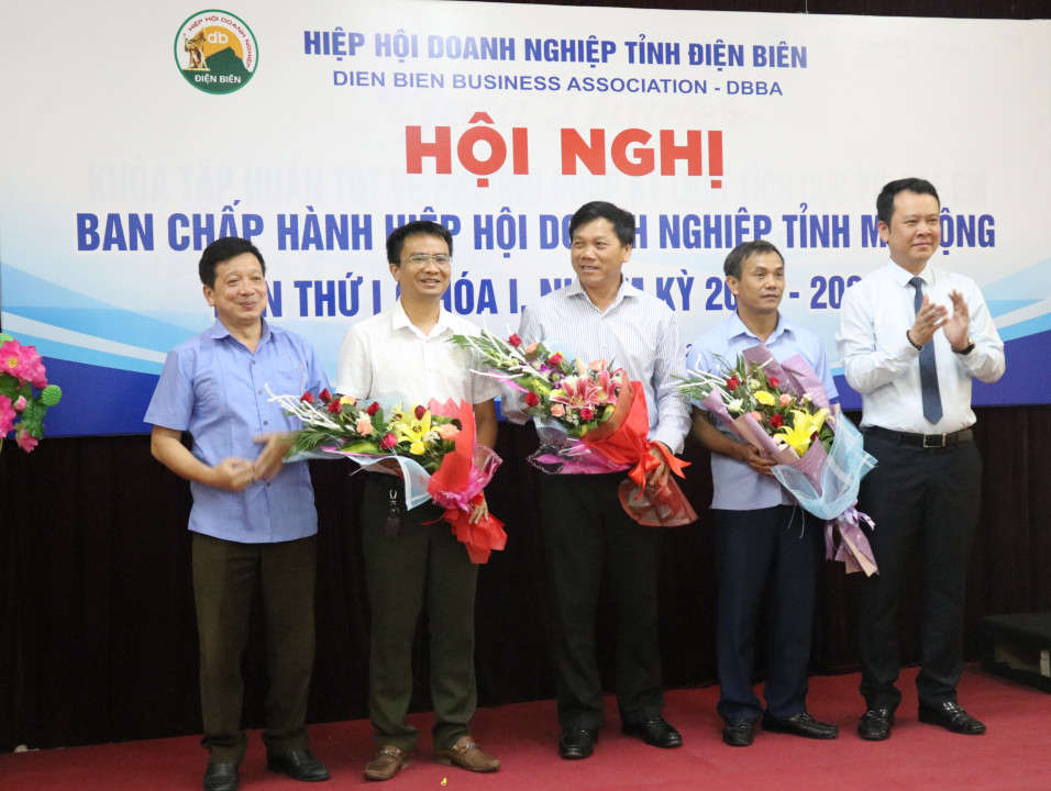 Ban chấp hành HHDN mở rộng tỉnh Điện Biên lần thứ nhất.
