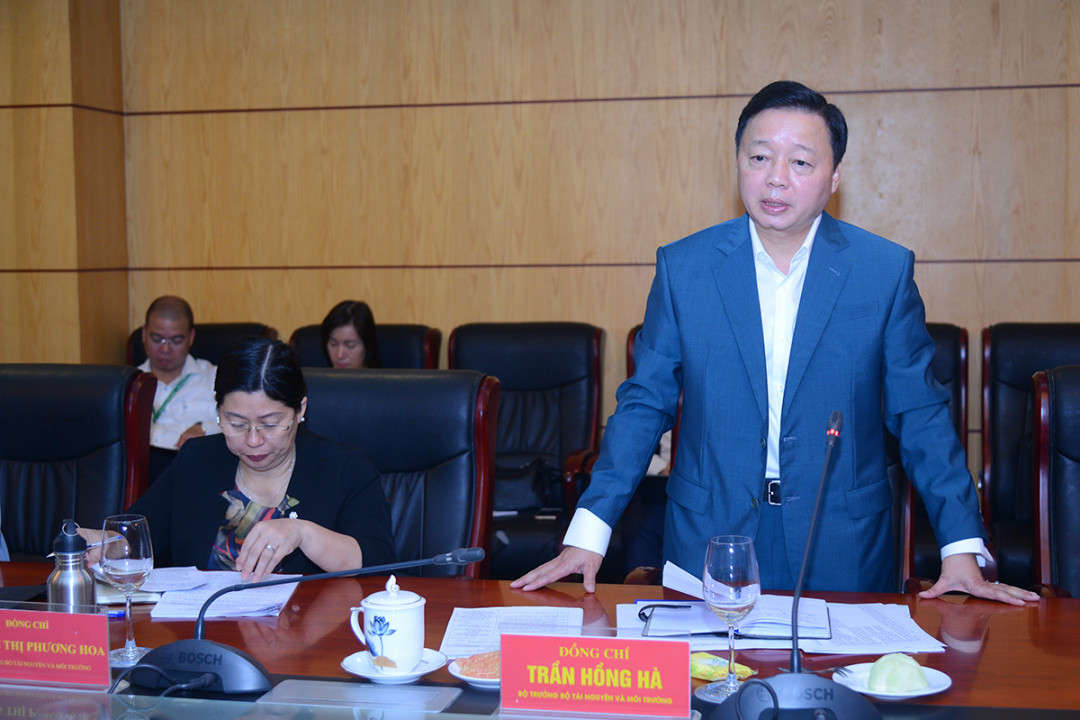Bộ trưởng Trần Hồng Hà