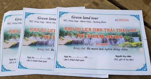 Vé vào tham quan được in bán cho khách nhưng không hề có con dấu của bất cứ đơn vị nào