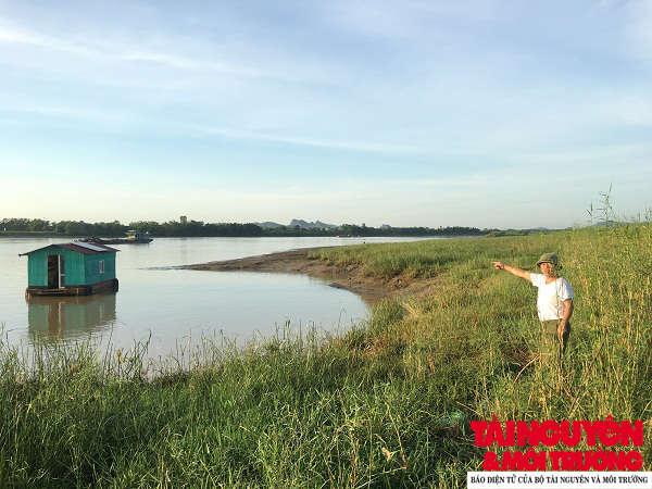 Đến 6h sáng ngày 19/7, chính quyền địa phương mới cử ông Nguyễn Quốc Hùng là Công an viên có mặt tại “điểm nóng” để kiểm tra tình hình.