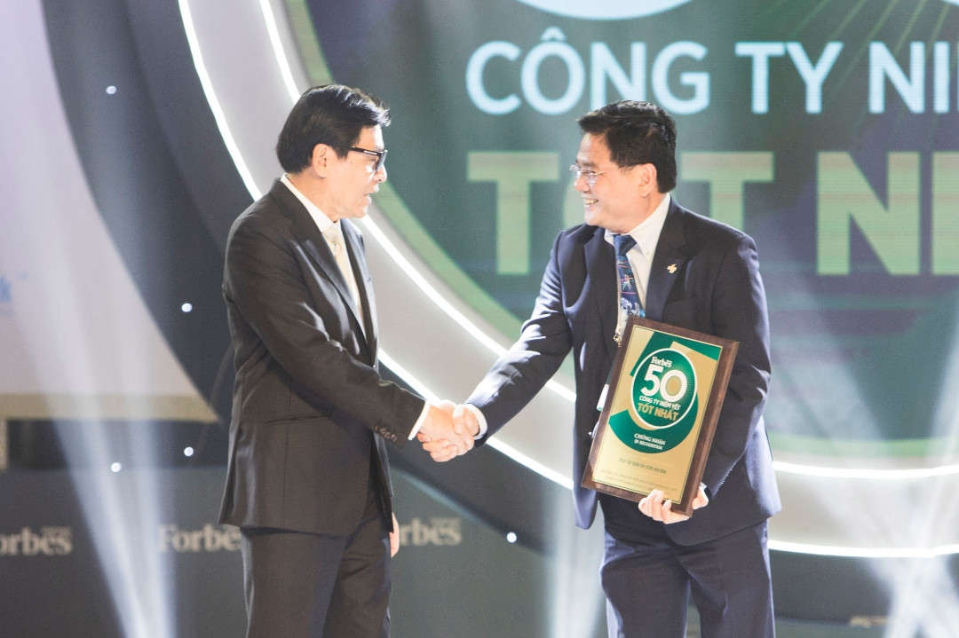 TOP 50 CONG TY NIEM YET TOT NHAT VIET NAM (3)