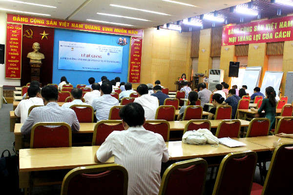 quang cảnh lễ bế giảng