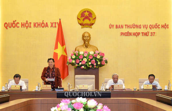 Phó Chủ tịch Thường trực Quốc hội Tòng Thị Phóng điều hành nội dung thảo luận