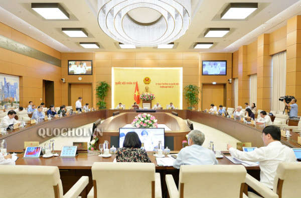 Ủy ban Thường vụ Quốc hội cho ý kiến về dự thảo Nghị quyết của Quốc hội phê duyệt Đề án tổng thể phát triển kinh tế xã hội vùng đồng bào dân tộc thiểu số, miền núi và vùng có điều kiện kinh tế - xã hội đặc biệt khó khăn