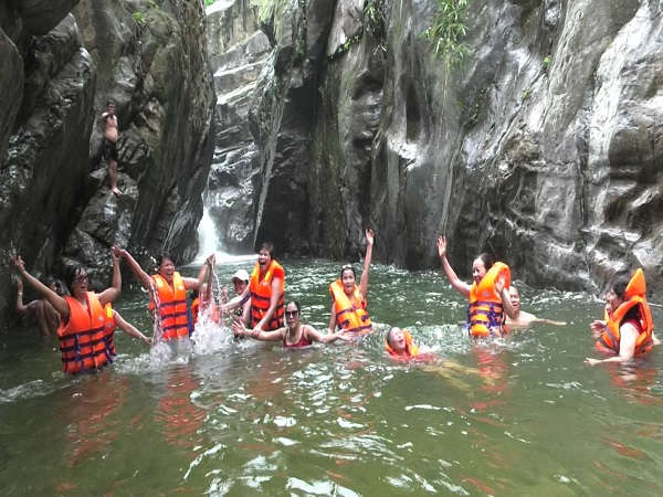 Du lịch sinh thái khu Bảo tồn thiên nhiên Xuân Liên gồm lòng hồ Cửa Đạt và thác Yên luôn là điểm nhấn khiến du khách không thể bỏ qua khi đến với Thường Xuân