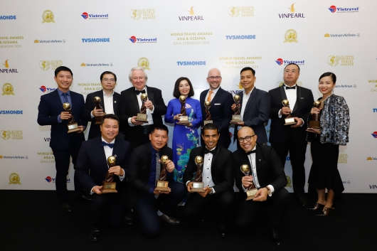 Đai dien InterContinental Danang Sun Peninsula nhan giai WTA