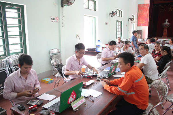 Giải ngân Quỹ vốn vay Phục hồi kinh tế ủy thác qua Ngân hàng chính sách xã hội huyện Đại Từ.