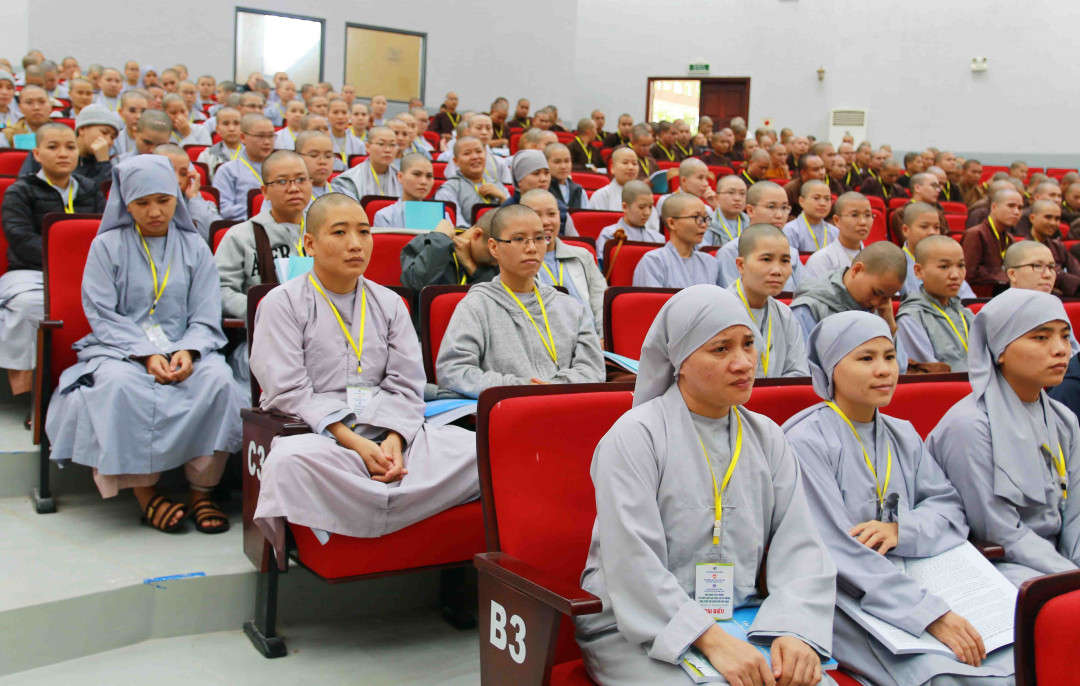 Hàng trăm tăng ni phật tự tham gia hội nghị tập huấn về biến đổi khí hậu và kỹ năng ứng phó với biến đổi khí hậu