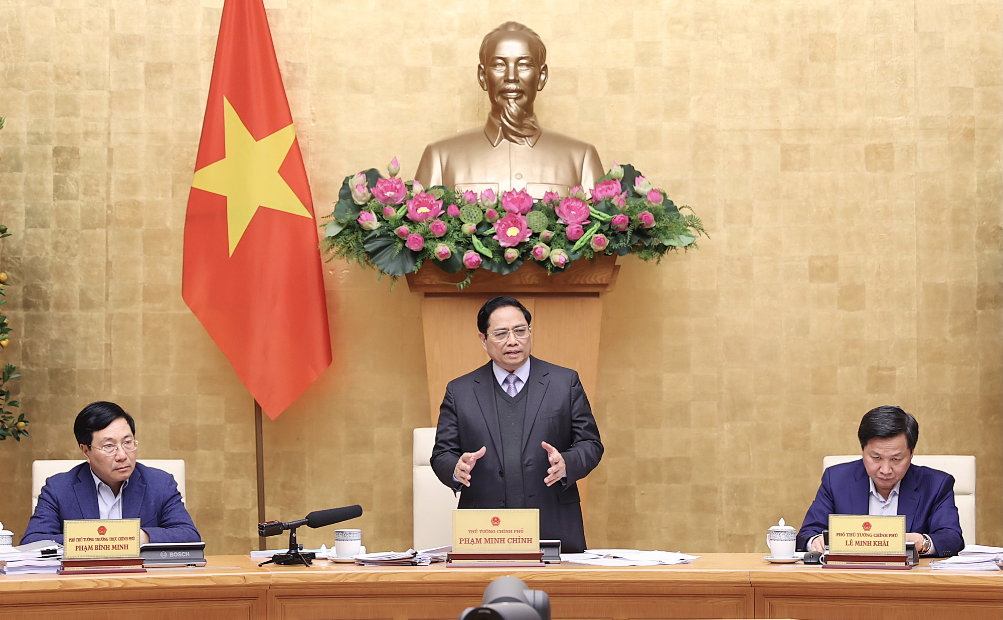 Bám sát thực tiễn, lắng nghe ý kiến nhiều chiều để xây dựng và hoàn thiện luật pháp - Ảnh 1. Bám sát thực tiễn, lắng nghe ý kiến nhiều chiều để xây dựng và hoàn thiện luật pháp - Ảnh 1.