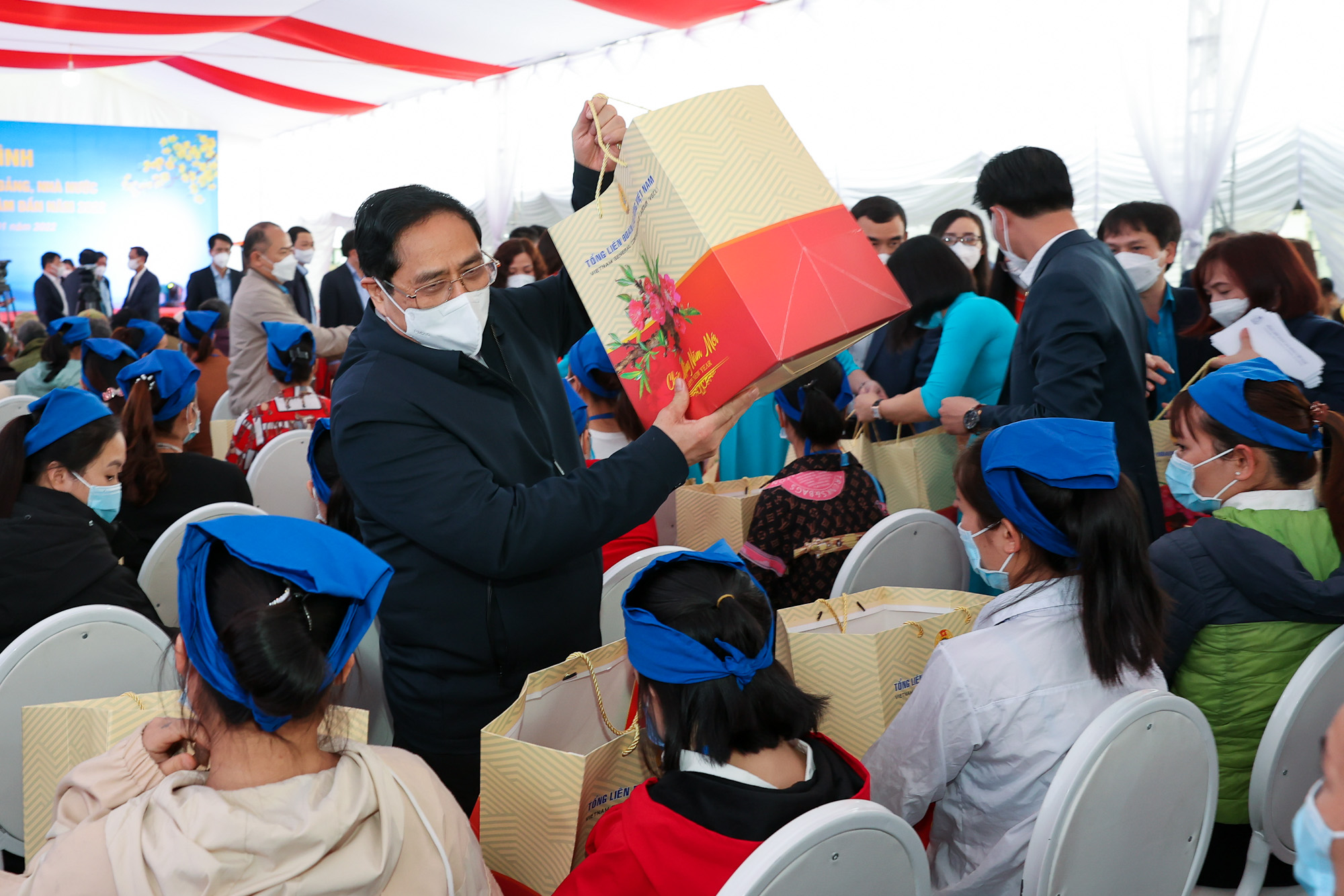 Thủ tướng Phạm Minh Chính: Tổ chức Tết vui tươi, an toàn, lành mạnh, tiết kiệm và tình nghĩa cho nhân dân - Ảnh 9. Thủ tướng Phạm Minh Chính: Tổ chức Tết vui tươi, an toàn, lành mạnh, tiết kiệm và tình nghĩa cho nhân dân - Ảnh 9.