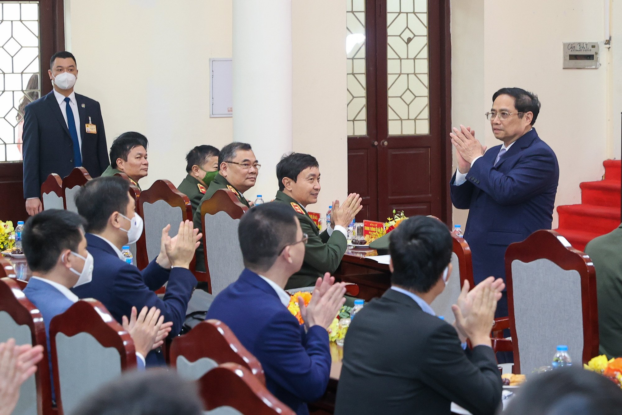 Luôn giữ thế chủ động trong phòng chống tội phạm và giúp đỡ nhân dân - Ảnh 2. Luôn giữ thế chủ động trong phòng chống tội phạm và giúp đỡ nhân dân - Ảnh 2.