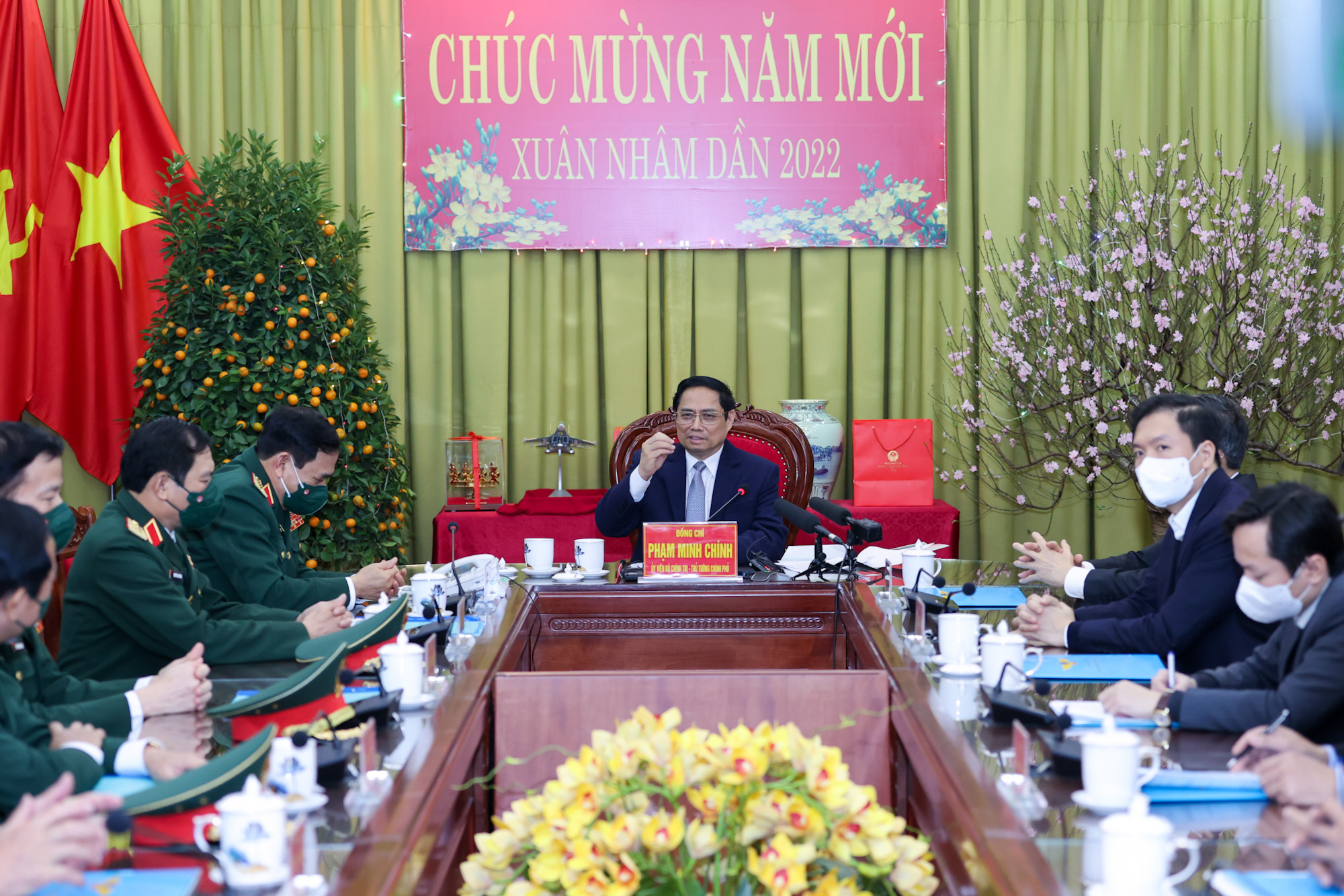 Thủ tướng chúc Tết quân dân Trường Sa, kiểm tra công tác sẵn sàng chiến đấu của Quân chủng Phòng không – Không quân - Ảnh 6. Thủ tướng chúc Tết quân dân Trường Sa, kiểm tra công tác sẵn sàng chiến đấu của Quân chủng Phòng không – Không quân - Ảnh 6.