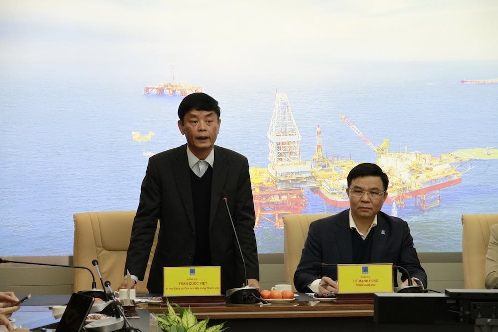 hu-tich-hdtv-pvep-tran-quoc-viet-bao-cao-tai-buoi-lam-viec.jpg