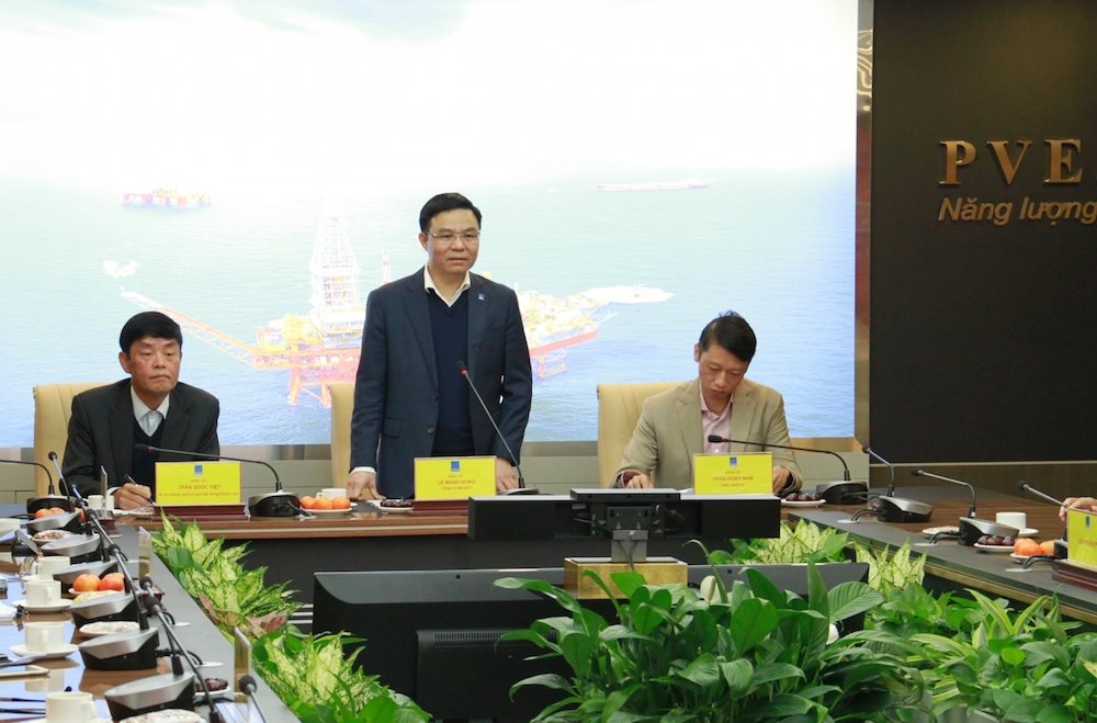 ong-giam-doc-le-manh-hung-ket-luan-buoi-lam-viec-ve-ke-hoach-san-xuat-kinh-doanh-cua-pvep-nam-2022.jpg