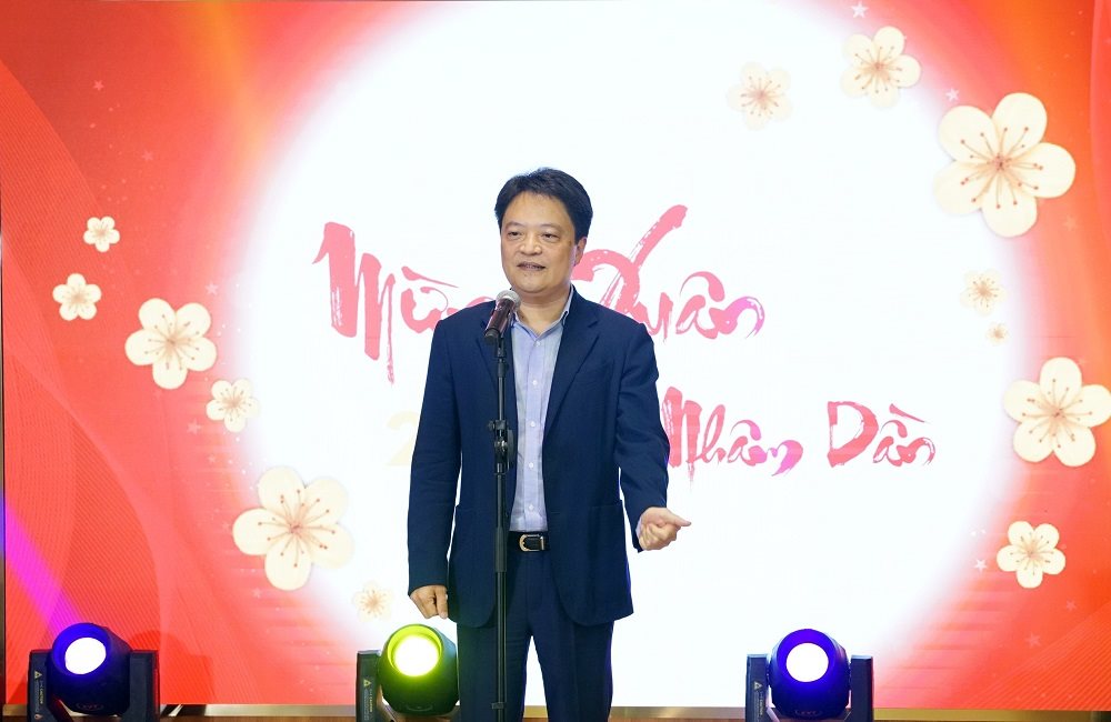 6.-phat-dong-ra-quan.jpg