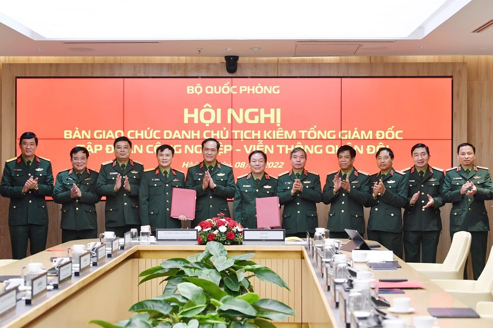 anh-01-ban-giao-chuc-danh-chu-tich-tgd.jpg