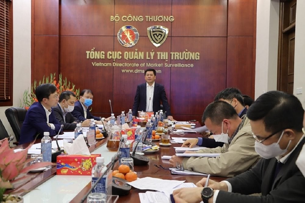 bo-cong-thuong-hop-khan-ve-tinh-hinh-cung-ung-xang-dau_1.jpg