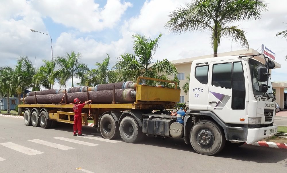 pvc2.-ban-giao-ong-tai-nha-may.jpg