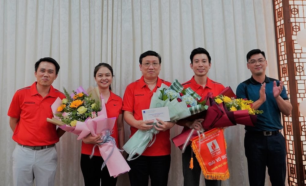 bl3.-giai-nhat-tap-the.jpg