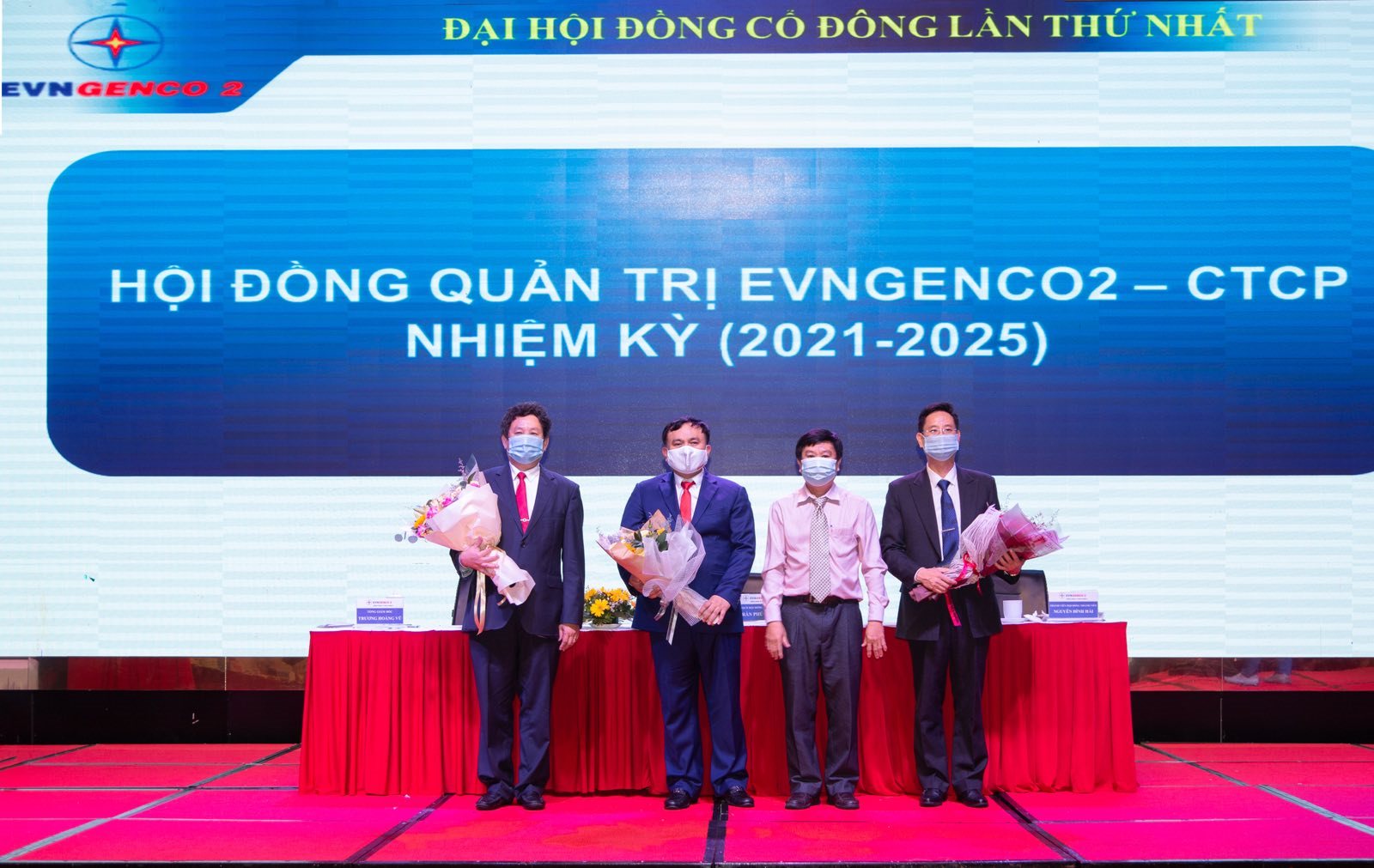 anh4evngenco2.jpg